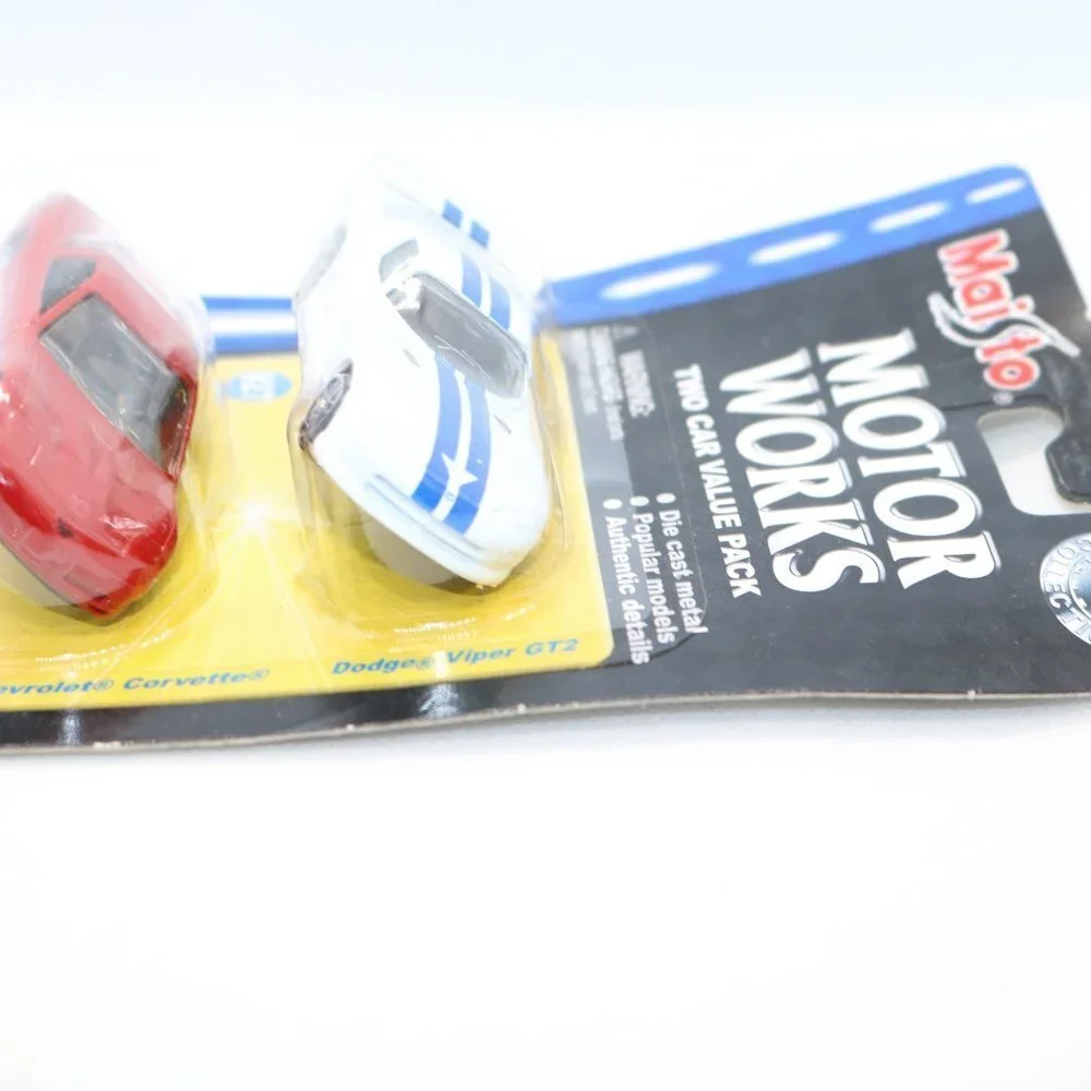 Maisto Motor Works #27 1997 Corvette & Dodge Viper GT2 new old stock